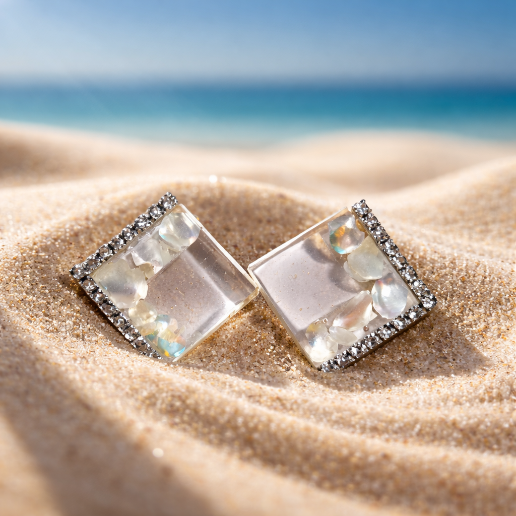 Orecchini Quadrati "Crystal Shell" in Resina, Madreperla e Strass