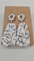 Orecchini "Silver Branch" – Pasta Polimerica Incisa a Mano con Foglia Argento