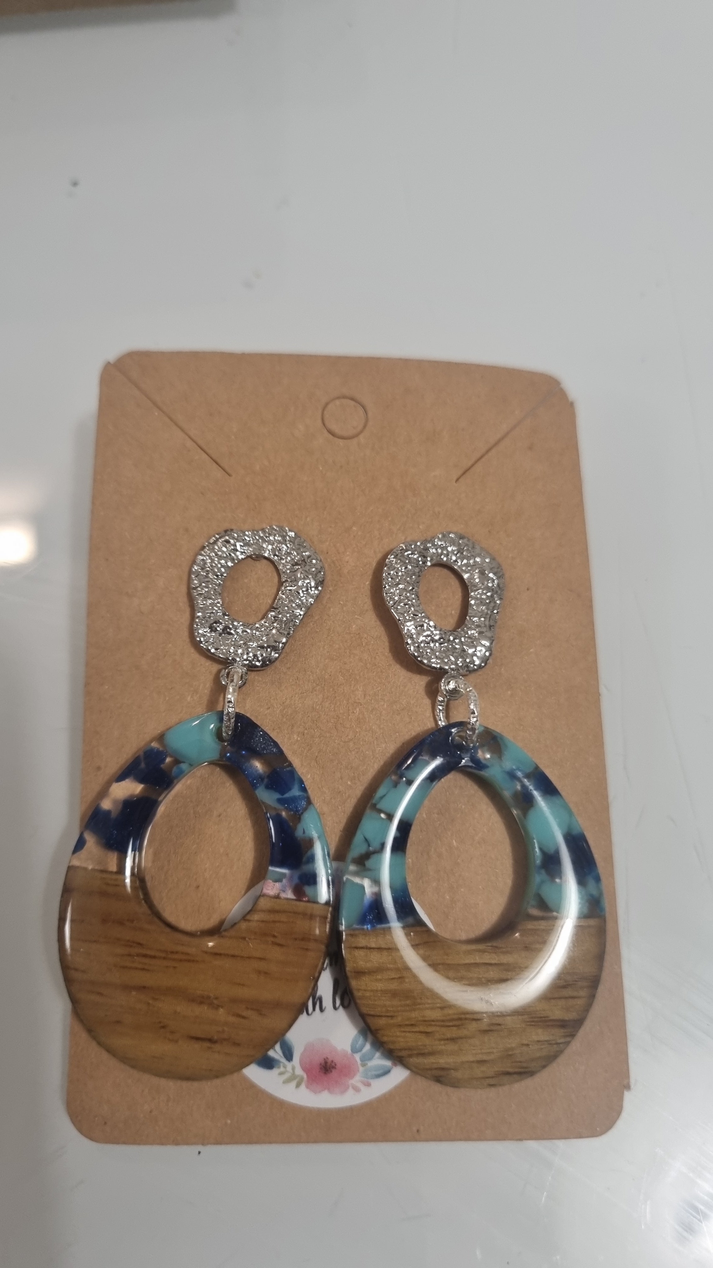 Orecchini Pendenti "Terra e Mare" in Legno, Resina Turchese e Argento Martellato